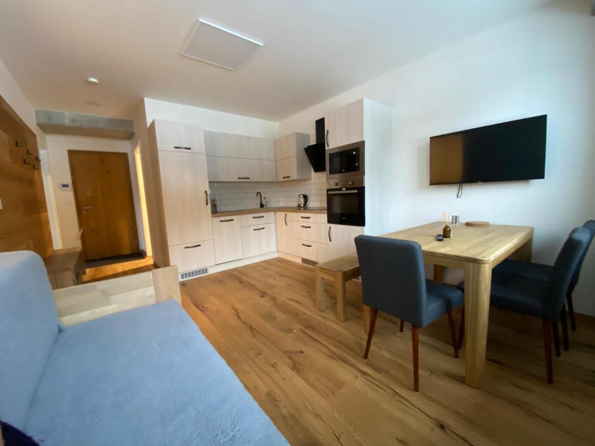 Wellness Apartman Pila Kvilda Eksteriør billede